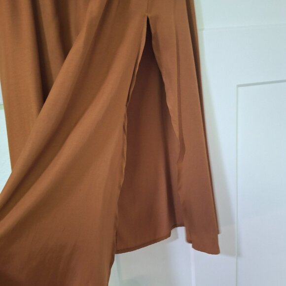 EFFORTLESS ELEGANCE SILKY MIDI SKIRT - Picture 5 of 6